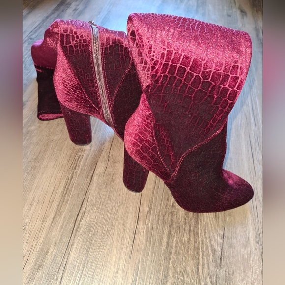 Aldo Tenesha Elegant Velvet Over-the-Knee Boots Deep Red Velvet Block Heel Sz 7 - Picture 3 of 5